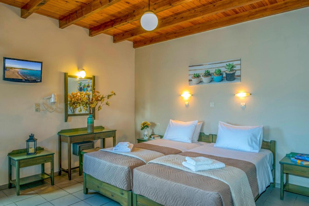 Theos Village Apartments Kato Daratso Extérieur photo