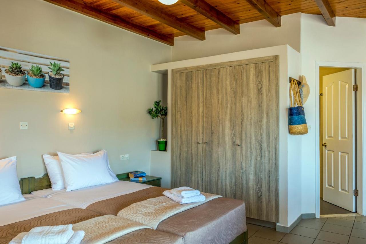 Theos Village Apartments Kato Daratso Extérieur photo