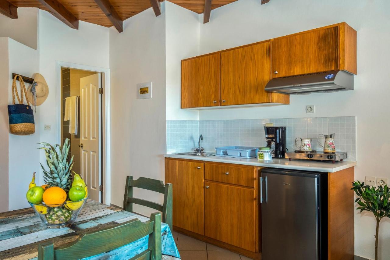Theos Village Apartments Kato Daratso Extérieur photo
