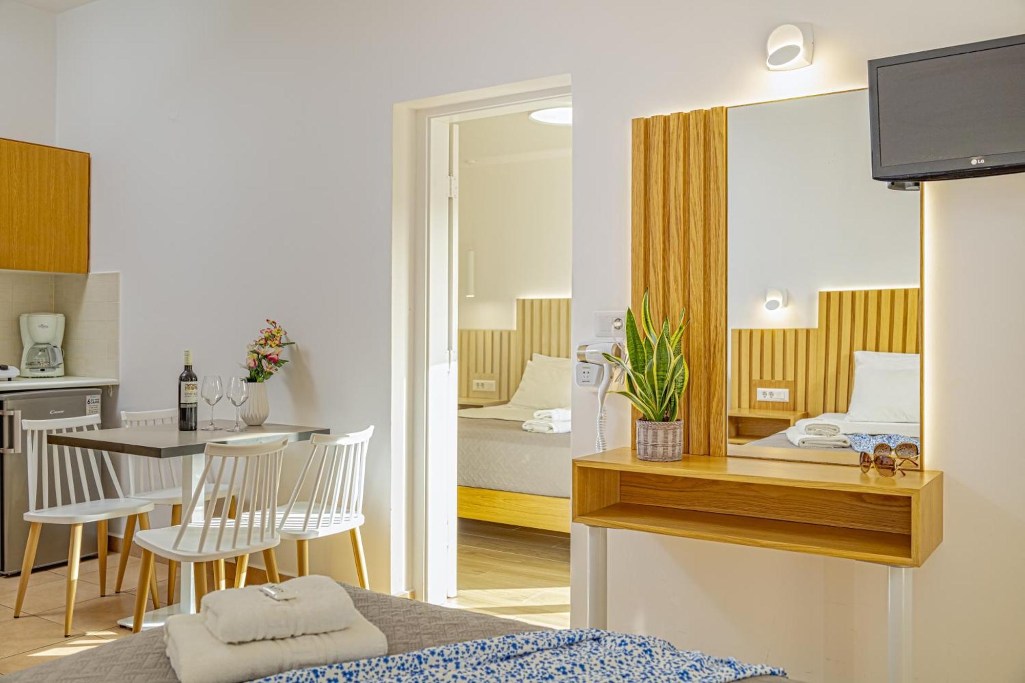 Theos Village Apartments Kato Daratso Extérieur photo